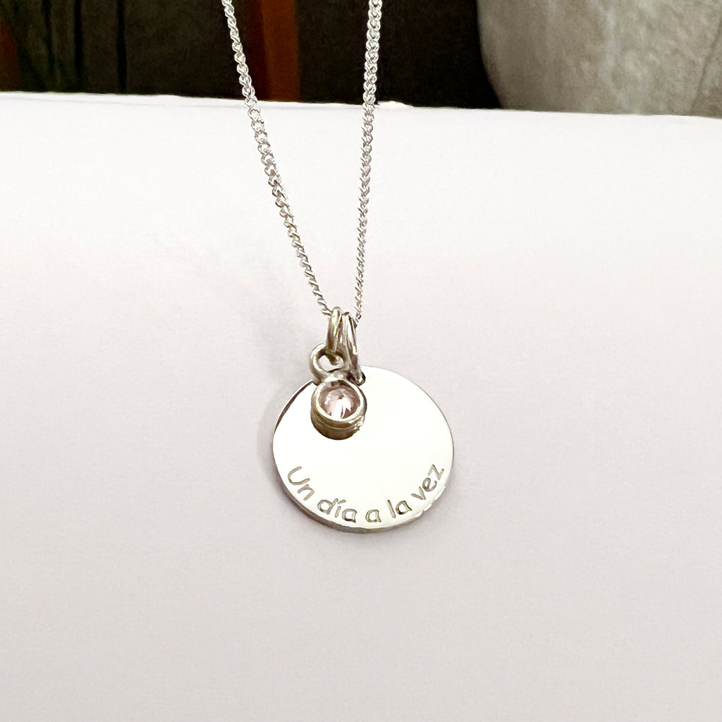 Collar Dije Valeria + Punto de Luz